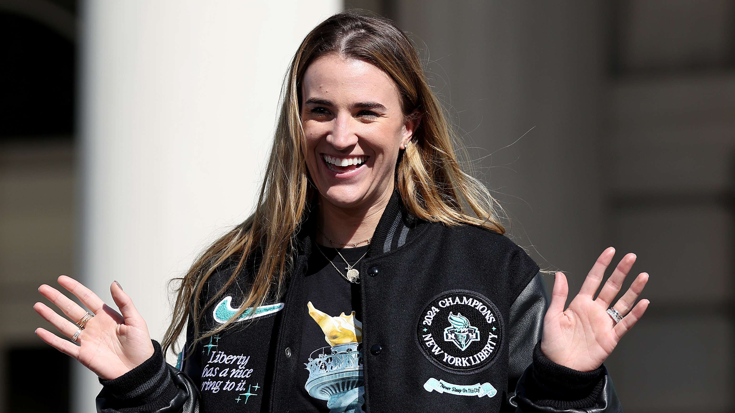 足球的深远 足球的深远