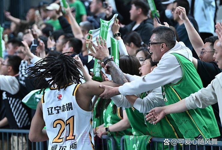 沈阳日报：辽宁全队三分球24中3的低迷表现成为惨败关键